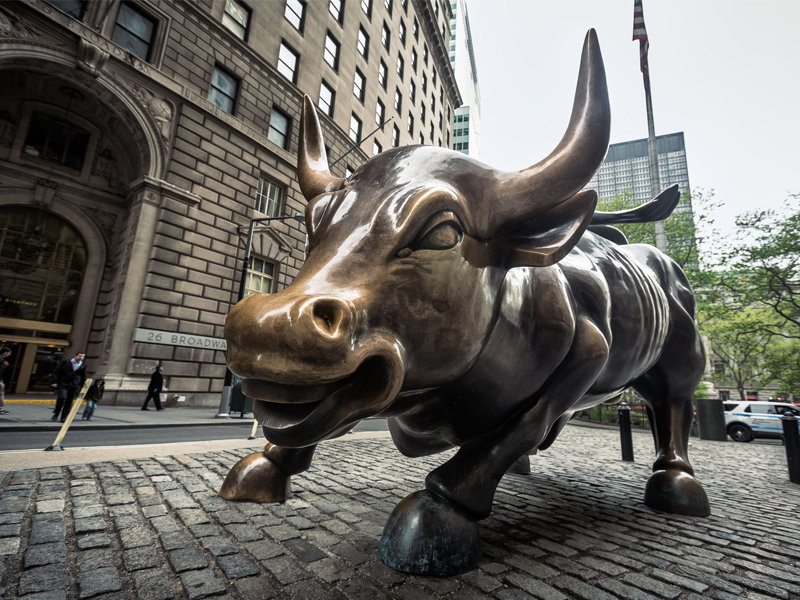 Wall Street Bull bronze sculpture in the Financial District in Manhattan
