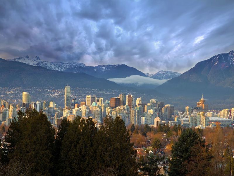 vancouver downtown skyline with mountains