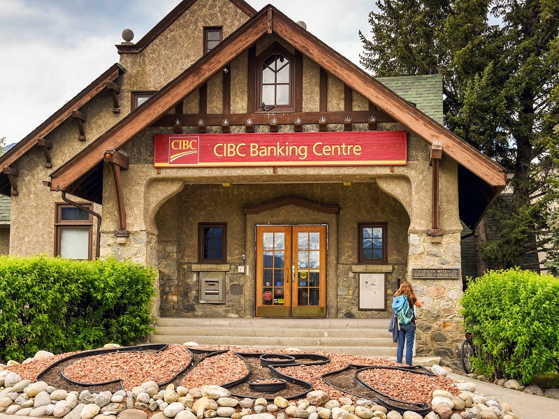 Front exterior view of the CIBC Banking Centre in Jasper, Alberta.