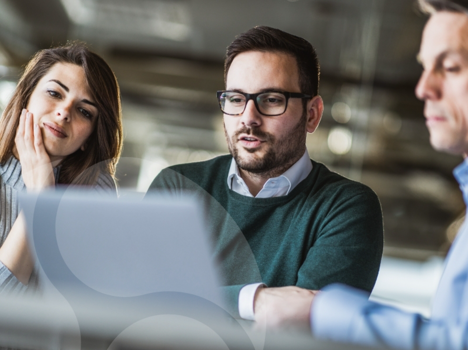 Insurance discussion with young professionals