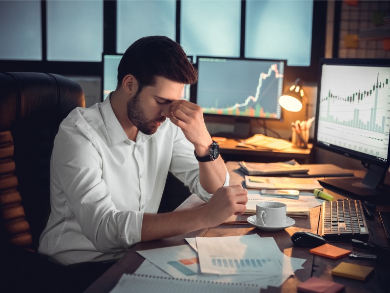 Trader tired of overwork and stressed by bankruptcy